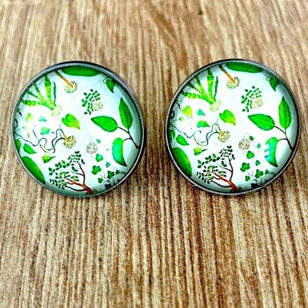 20mm White and Green Botanical Print Stainless Steel Stud Earrings, NWT, Unworn